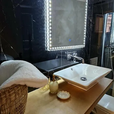 Faronita - Luxury In The Heart Of Appartamento