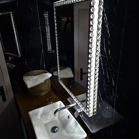 아파트 Faronita - Luxury In The Heart Of *