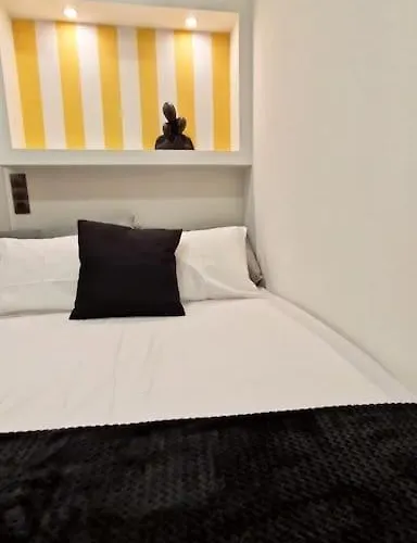 Faronita - Luxury In The Heart Of Apartamento Calamata